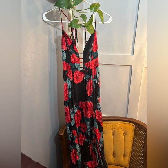 Aakaa Dresses & Skirts - Aakaa Floral Red and Black Maxi Dress